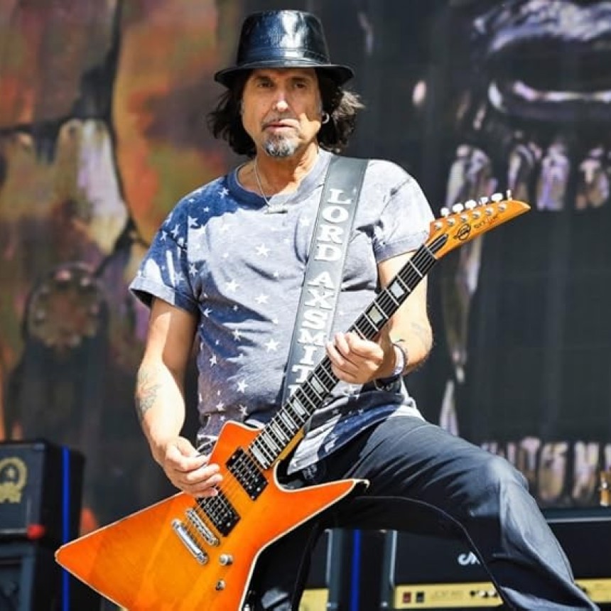 Phil Campbell, guitarrista conocido por su participaci&oacute;n en la banda de rock Mot?&iquest;?rhead