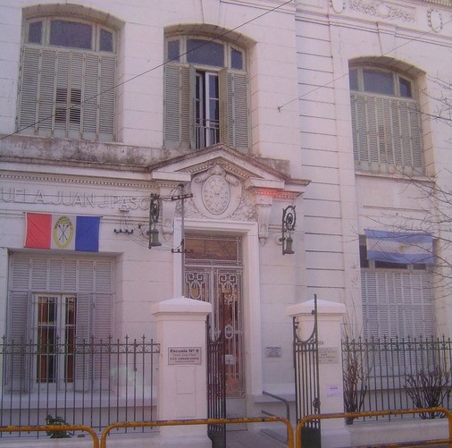 LA ESCUELA N° 9 